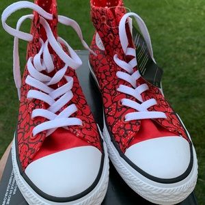 ConverseXHello Kitty Chuck Taylor All Star sneaker